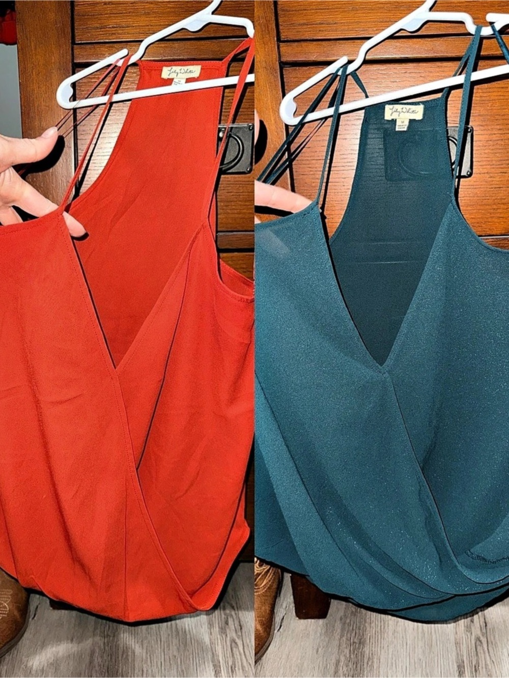 Lily White Draped V-Neck Camisoles Teal & Red Size Medium